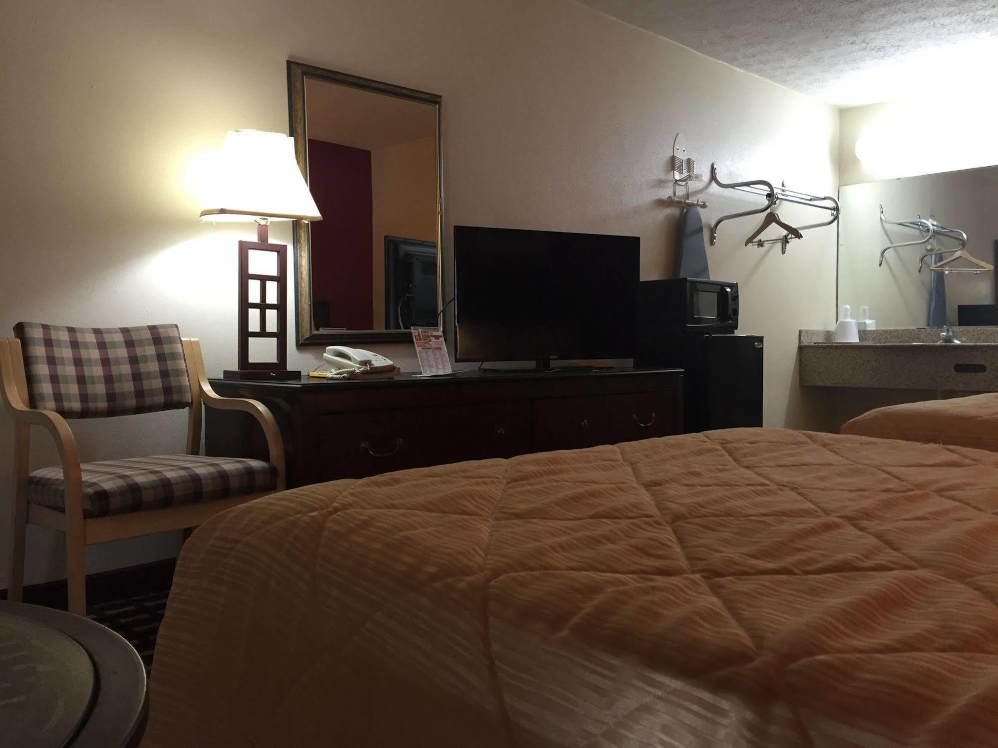 Parkway Inn Morristown Buitenkant foto