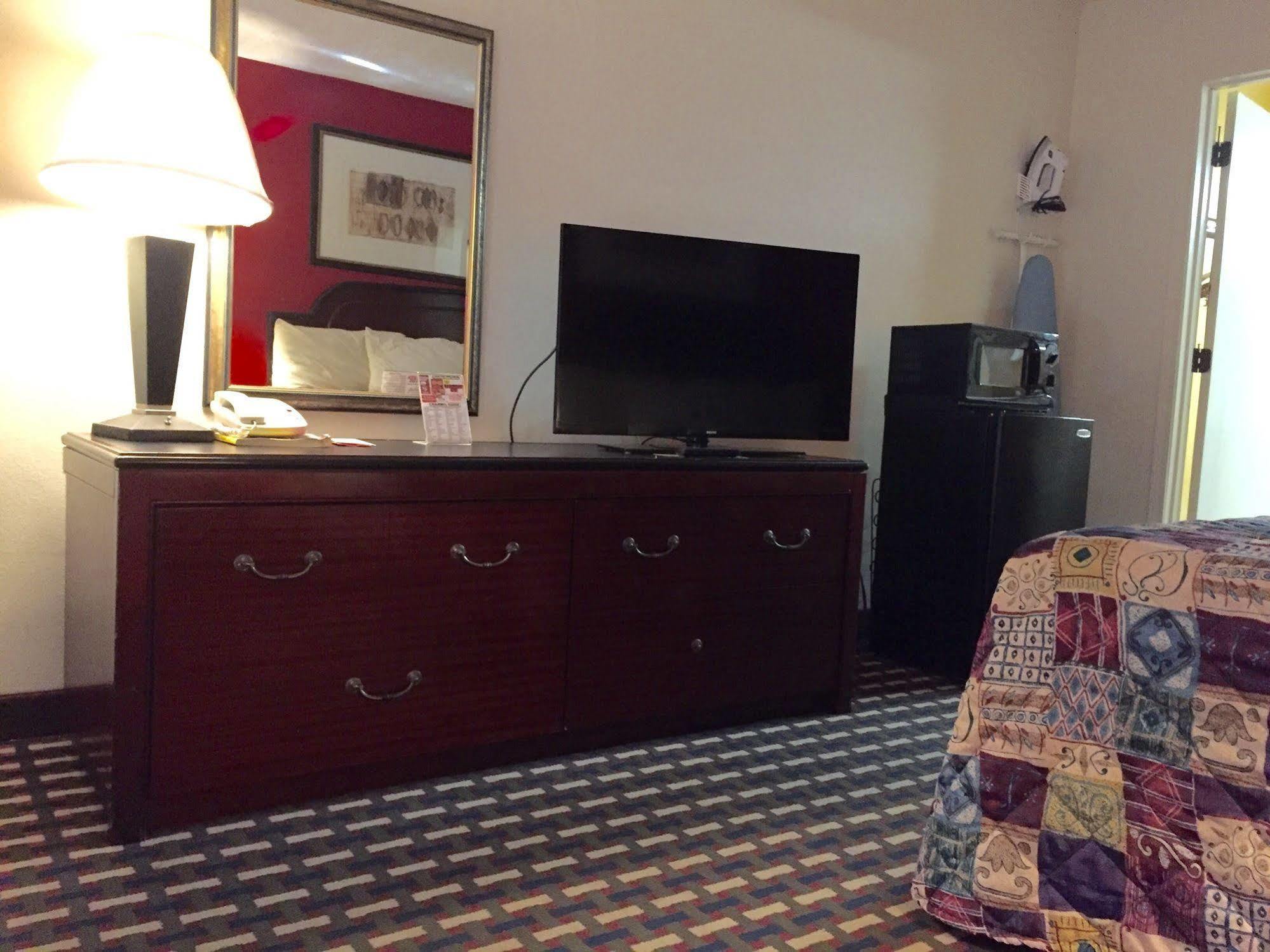 Parkway Inn Morristown Buitenkant foto